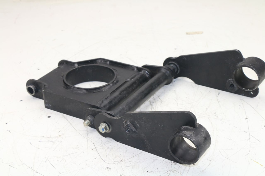 photo de SUPPORT MOTEUR PEUGEOT METROPOLIS 400 (2011 - 2016)