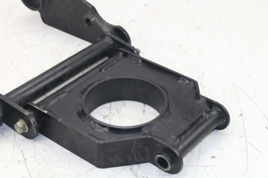 photo de SUPPORT MOTEUR PEUGEOT METROPOLIS 400 (2011 - 2016)