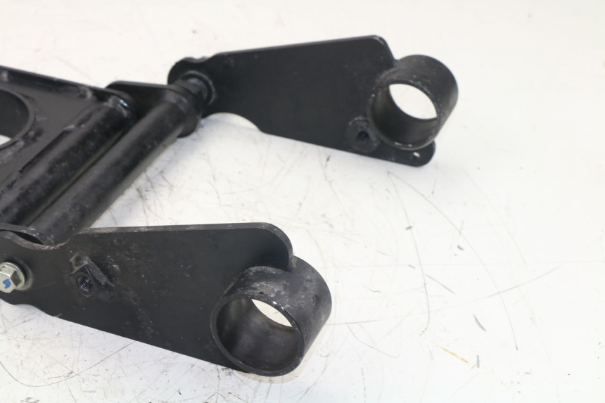 photo de SUPPORT MOTEUR PEUGEOT METROPOLIS 400 (2011 - 2016)