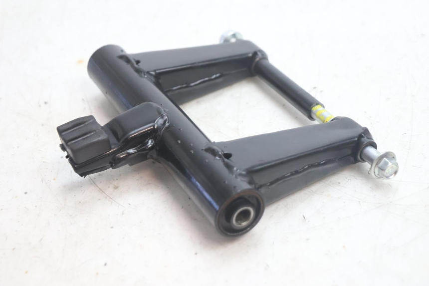 photo de SUPPORT MOTEUR JM MOTORS R-MAX TECH 50 (2024 - 2026) - Gros plan technique