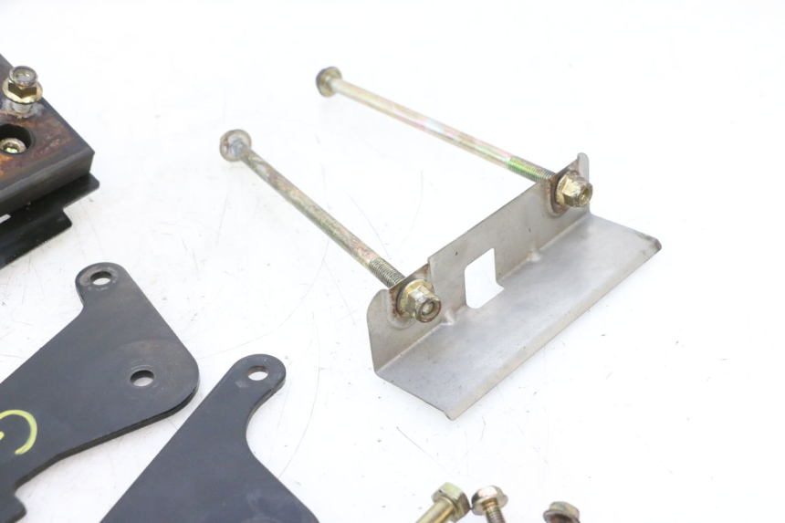 photo de SUPPORT MOTEUR CAN-AM SPYDER RS 1000 (2008 - 2012) - Points de fixation