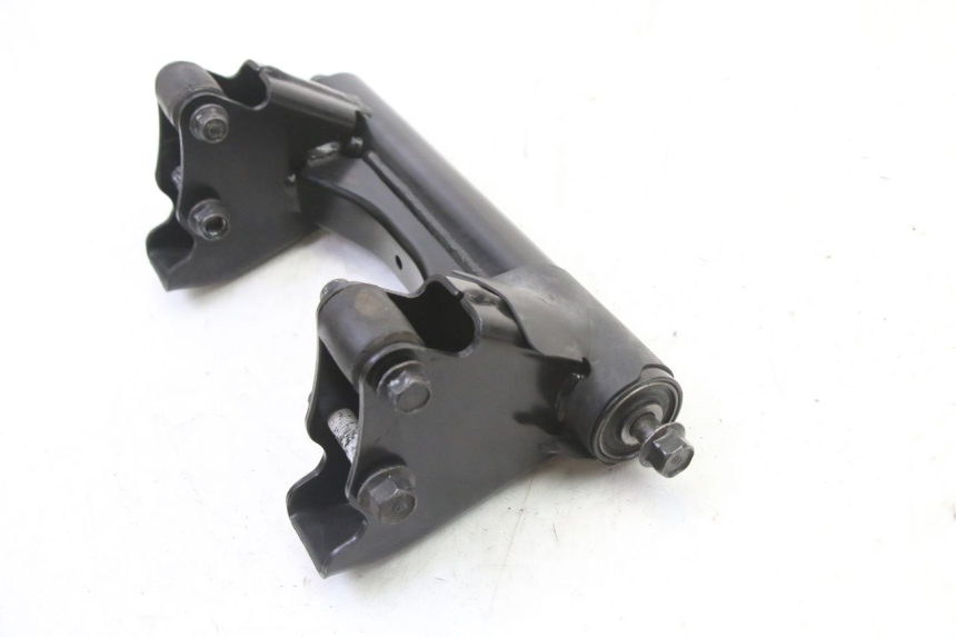 photo de SUPPORT MOTEUR YAMAHA XMAX X-MAX 125 (2021 - 2025) - Points de fixation