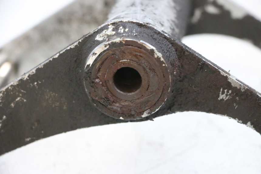 photo de SUPPORT MOTEUR KYMCO ZING 125 (1997 - 2003) - Gros plan technique