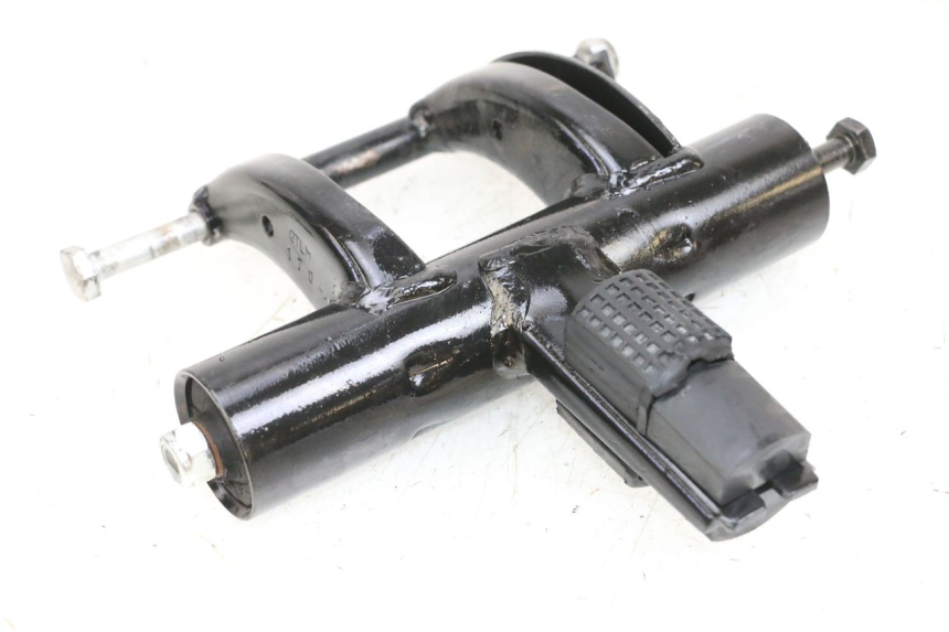 photo de SUPPORT MOTEUR PIAGGIO ZIP 2T 50 (2009 - 2019) - Gros plan technique