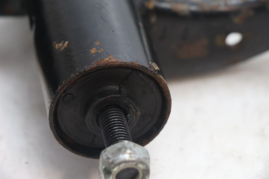 photo de SUPPORT MOTEUR PIAGGIO ZIP 2T 50 (2009 - 2019) - Gros plan technique