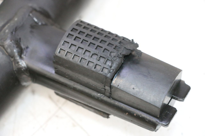 photo de SUPPORT MOTEUR PIAGGIO ZIP 2T 50 (2009 - 2019) - Vue d’ensemble