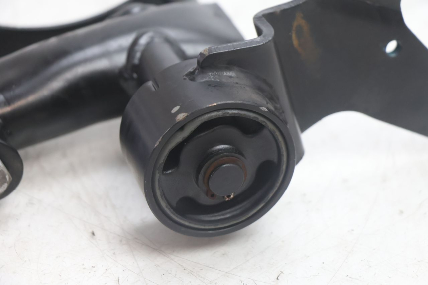 photo de SUPPORT MOTEUR PIAGGIO ZIP IGET 4T 50 (2021 - 2023) - Autre angle de vue