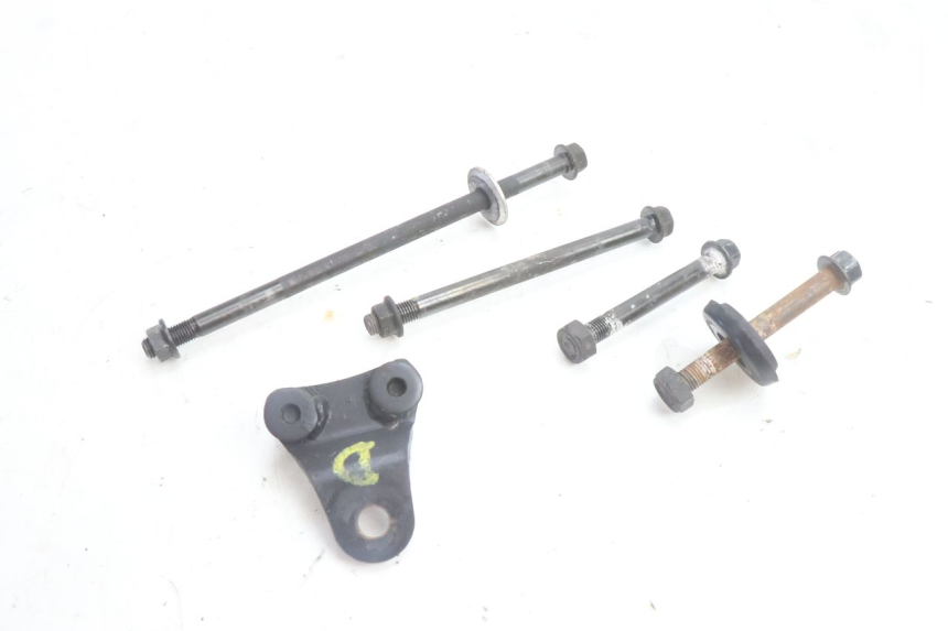 photo de SUPPORT MOTEUR KAWASAKI ZZR 600 (1995 - 2004) - Détail de la pièce