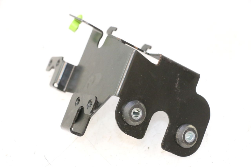 photo de SUPPORT POMPE ABS PEUGEOT SATELIS 125 (2013 - 2018) - Détail de la pièce