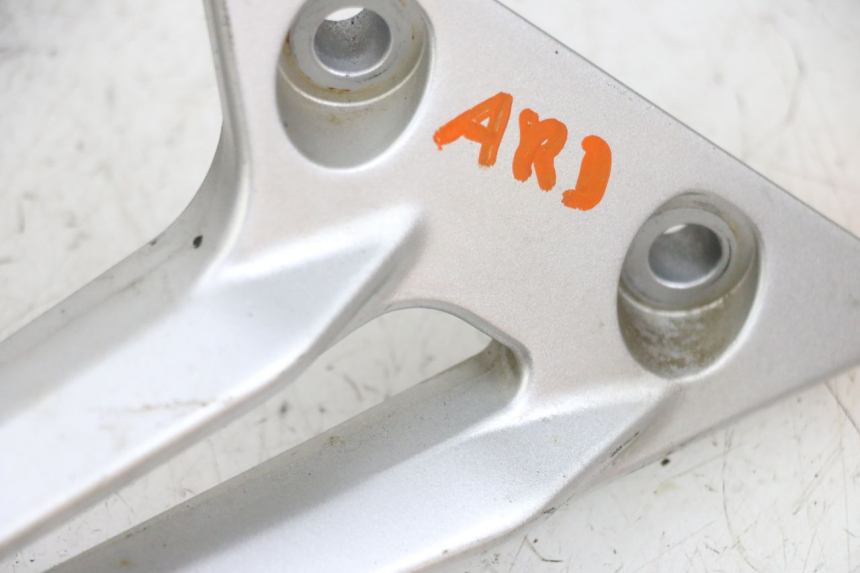 photo de SUPPORT POT  YAMAHA FJR ABS 1300 (2006 - 2012) - Gros plan technique