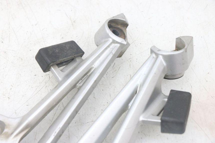 photo de SUPPORT POT  YAMAHA FJR ABS 1300 (2006 - 2012) - Autre angle de vue