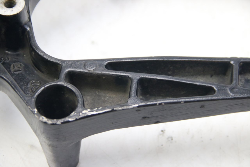 photo de SUPPORT POT SUZUKI SIXTEEN 125 (2008 - 2010)