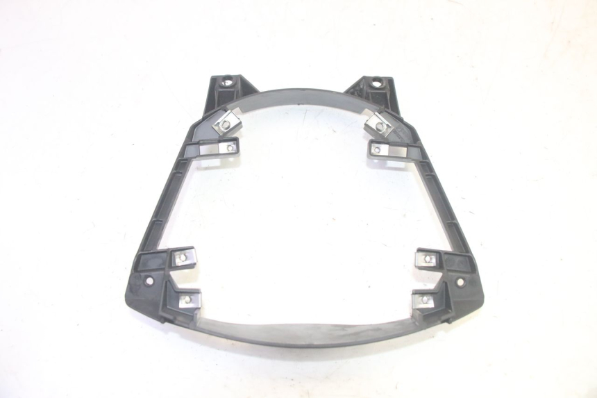 photo de SUPPORT RADIATEUR PIAGGIO MP3 HPE 350 (2018 - 2020) - Gros plan technique