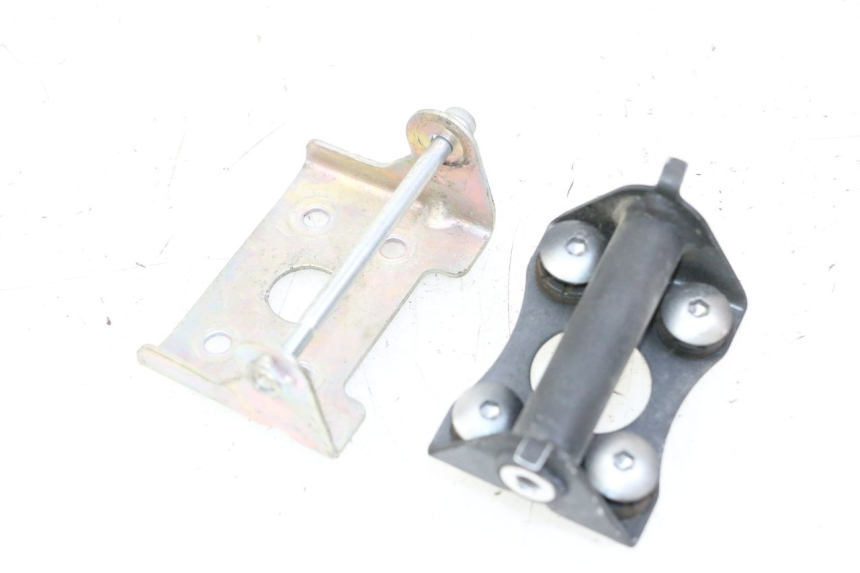 photo de SUPPORT RESERVOIR SUZUKI GSR 750 (2011 - 2017)