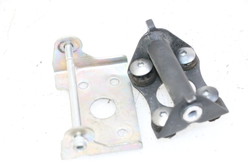 photo de SUPPORT RESERVOIR SUZUKI GSR 750 (2011 - 2017)