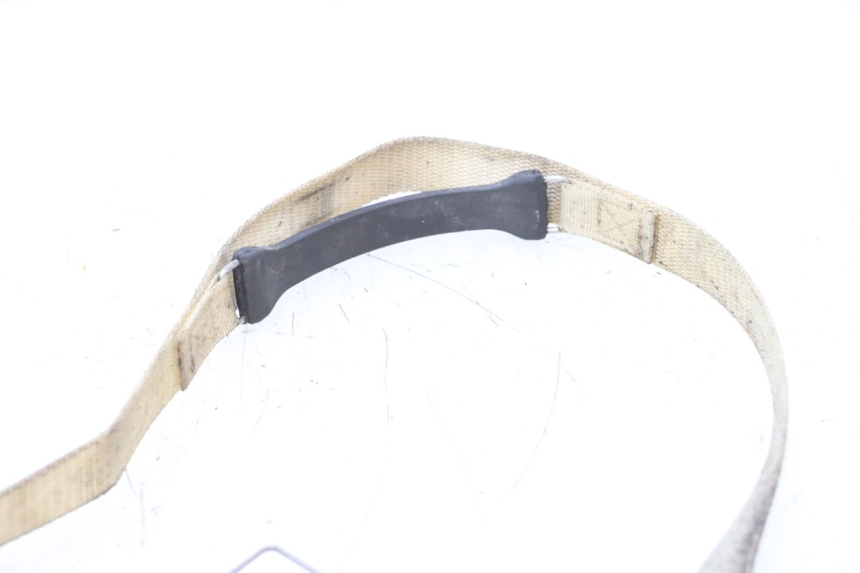photo de SUPPORT RESERVOIR YAMAHA WAVE RUNNER GP R 1200 (2000 - 2003) - Gros plan technique