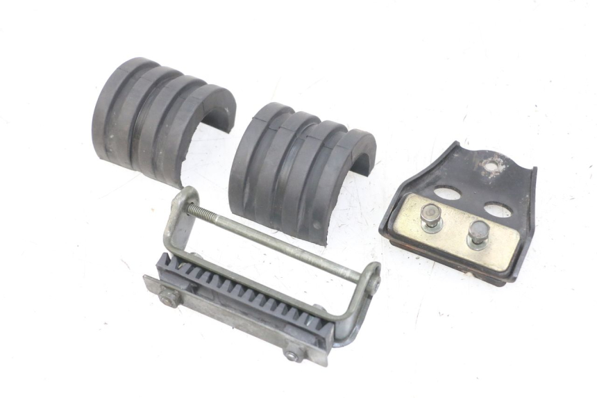 photo de SUPPORT RESERVOIR YAMAHA FZS FAZER 600 (2001 - 2003)