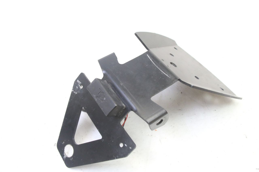 photo de SUPPORT DE PLAQUE SUZUKI GSR 750 (2011 - 2017)