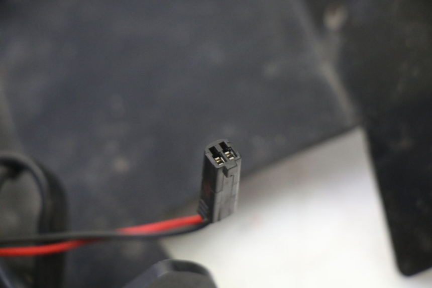 photo de SUPPORT DE PLAQUE SUZUKI GSR 750 (2011 - 2017)