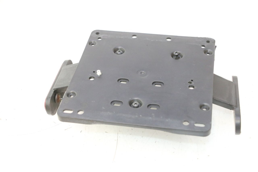 photo de SUPPORT DE PLAQUE PIAGGIO MP3 HPE 530 (2022 - 2026) - Vue principale