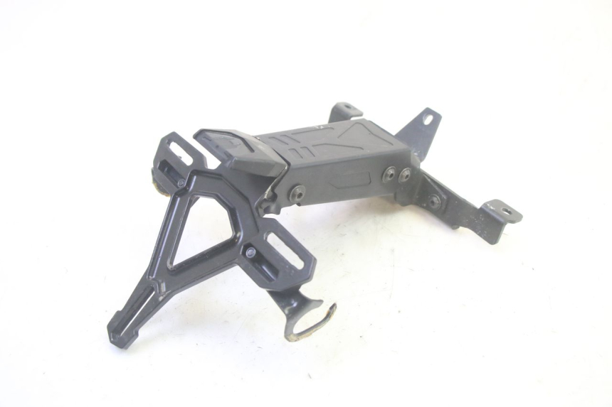 photo de SUPPORT DE PLAQUE YAMAHA TRICITY 300 (2020 - 2024) - Détail de la pièce