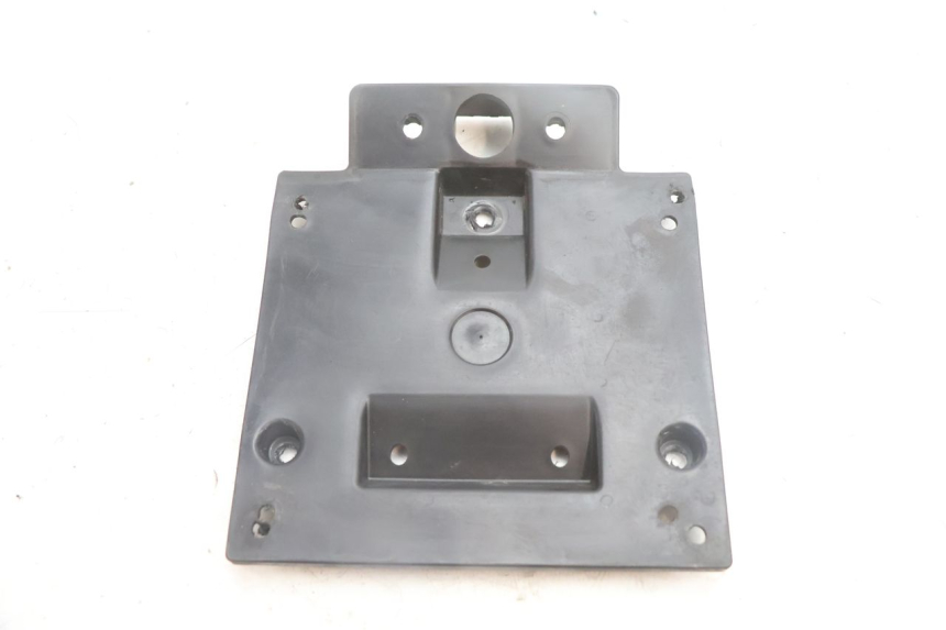 photo de SUPPORT DE PLAQUE PEUGEOT VIVACITY 100 (1999 - 2008) - Vue principale