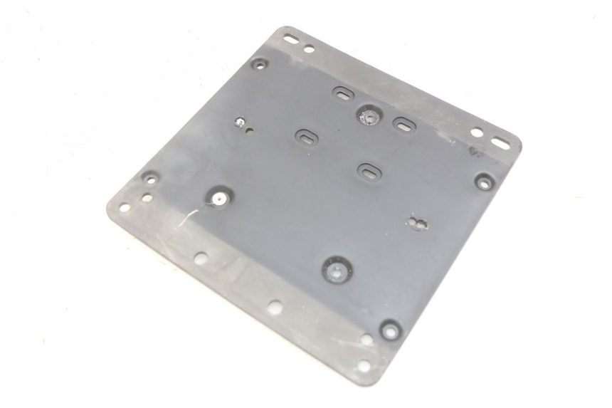 photo de SUPPORT DE PLAQUE PIAGGIO XEVO - X EVO 125 (2007 - 2016)