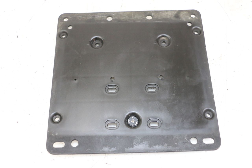 photo de SUPPORT DE PLAQUE PIAGGIO XEVO - X EVO 125 (2007 - 2016) - Vue principale