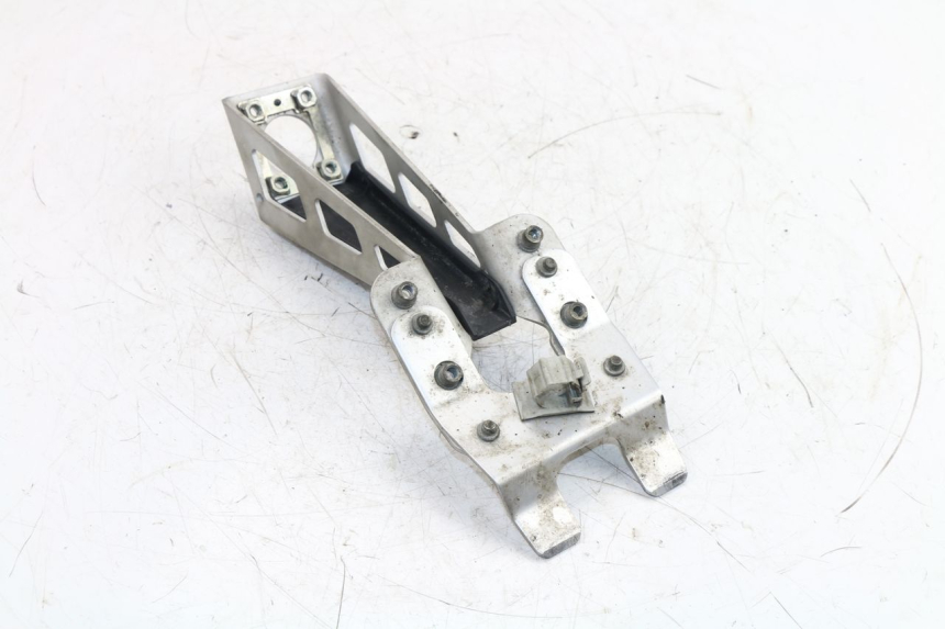 photo de SUPPORT DE PLAQUE YAMAHA YZF R6 600 (2010 - 2016)