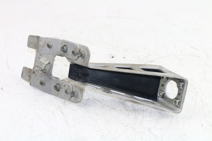 photo de SUPPORT DE PLAQUE YAMAHA YZF R6 600 (2010 - 2016)