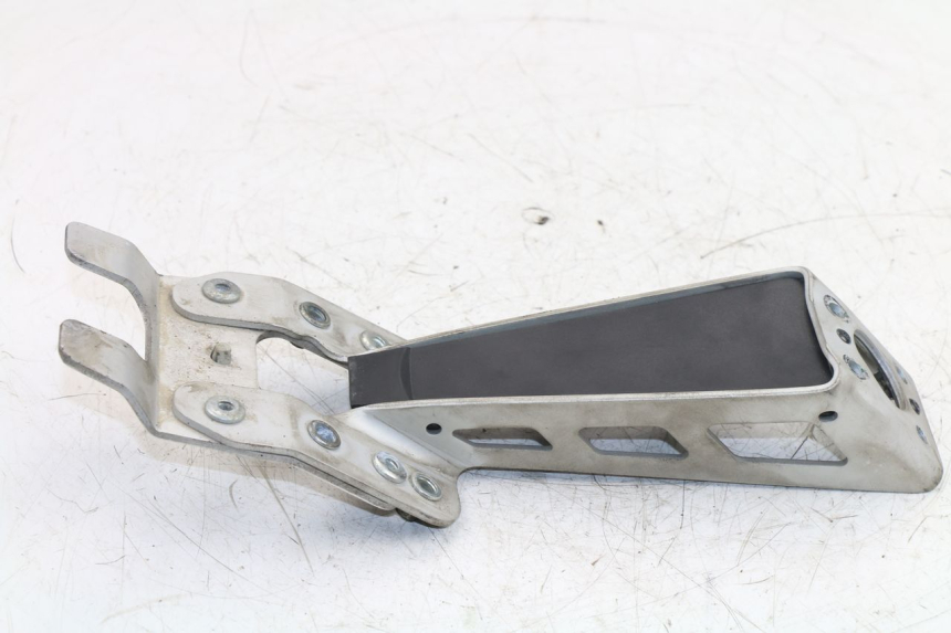 photo de SUPPORT DE PLAQUE YAMAHA YZF R6 600 (2010 - 2016)