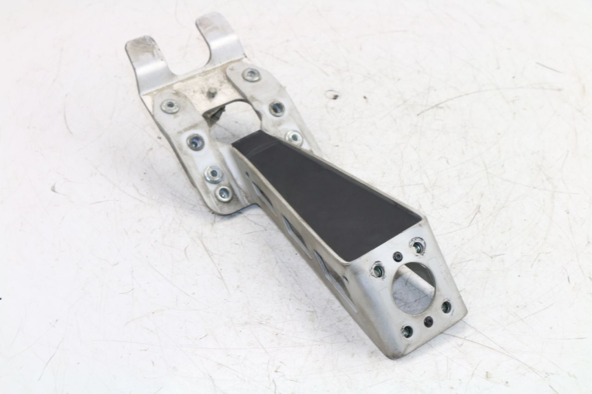 photo de SUPPORT DE PLAQUE YAMAHA YZF R6 600 (2010 - 2016)