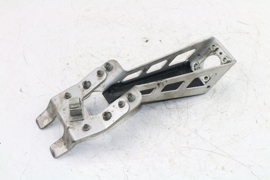 photo de SUPPORT DE PLAQUE YAMAHA YZF R6 600 (2010 - 2016)