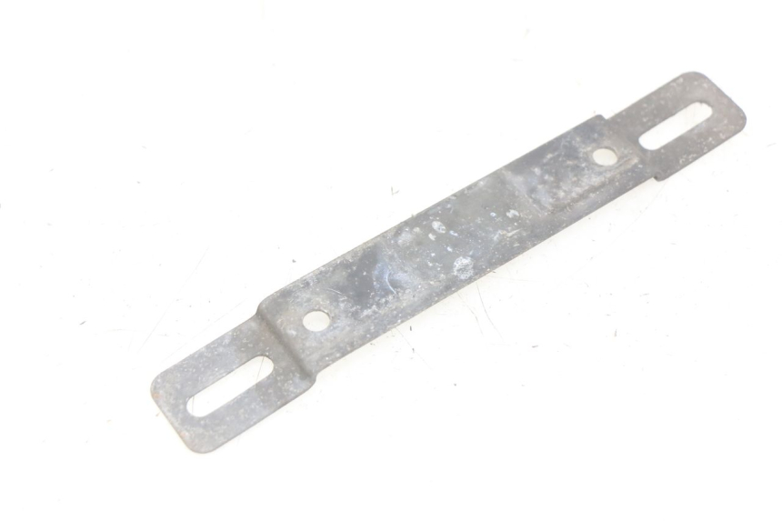 photo de SUPPORT DE PLAQUE YAMAHA YP MAJESTY 125 (2007 - 2010) - Détail de la pièce