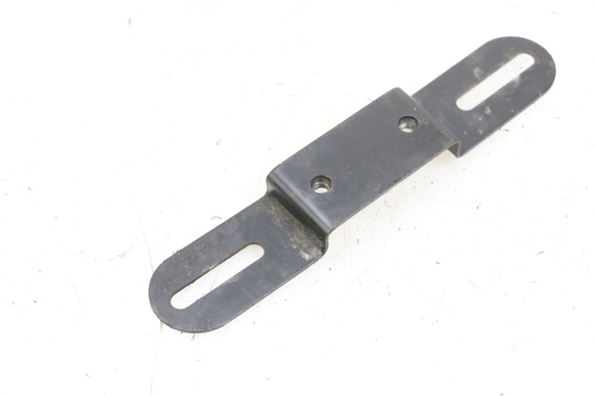 photo de SUPPORT DE PLAQUE KAWASAKI ZR 7 750 (1999 - 2001) - Détail de la pièce