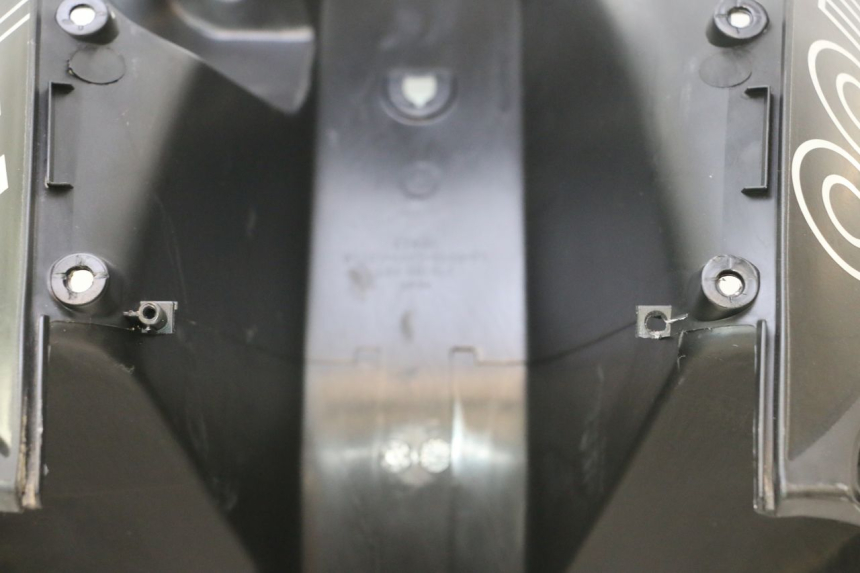 photo de TABLIER INTERIEUR KYMCO AGILITY 4T 50 (2018 - 2022) - Détail de la pièce
