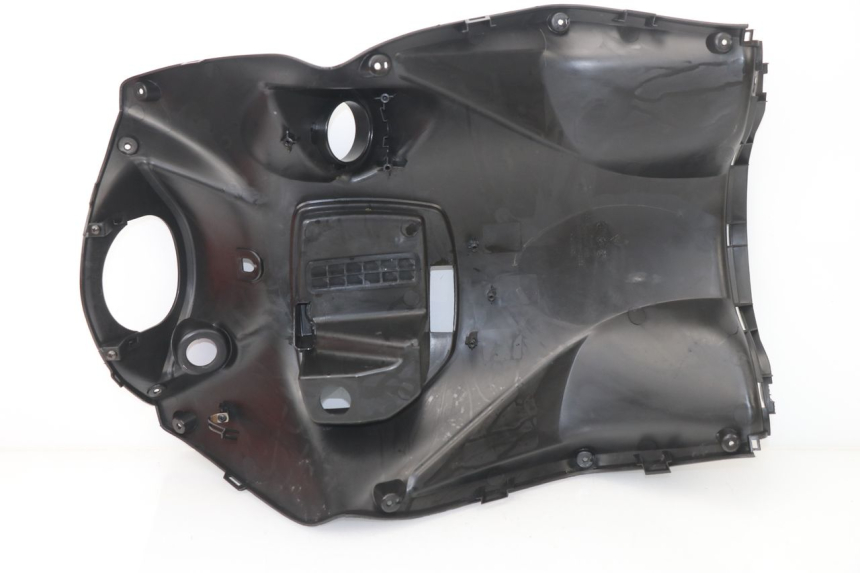 photo de TABLIER INTERIEUR KYMCO AGILITY CITY 16P 125 (2015 - 2021) - Gros plan technique