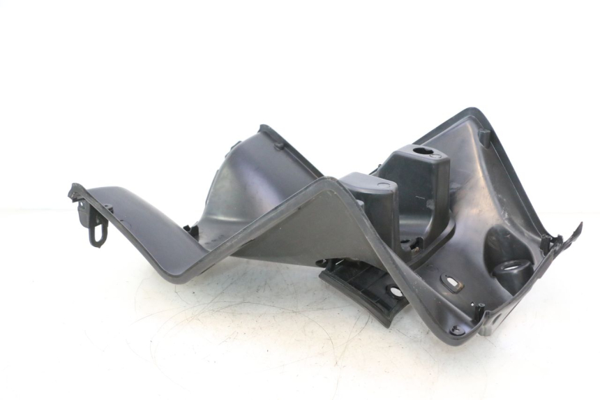 photo de TABLIER INTERIEUR KYMCO AGILITY CITY 4T 50 (2008 - 2016) - Gros plan technique