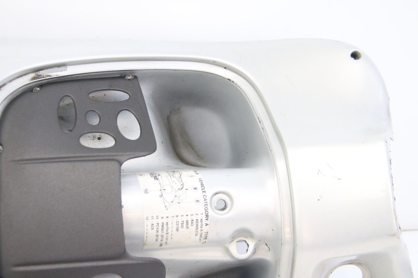photo de TABLIER INTERIEUR APRILIA SCARABEO 4T 50 (2009 - 2017)