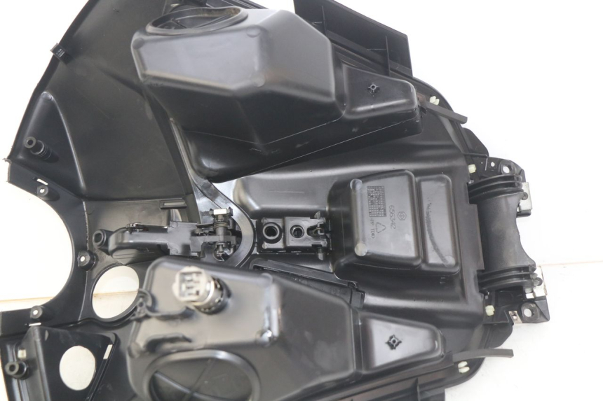 photo de TABLIER INTERIEUR PIAGGIO BEVERLY 125 (2010 - 2015) - Détail de la pièce