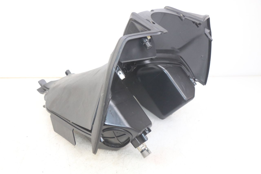 photo de TABLIER INTERIEUR PIAGGIO BEVERLY 125 (2010 - 2015) - Points de fixation