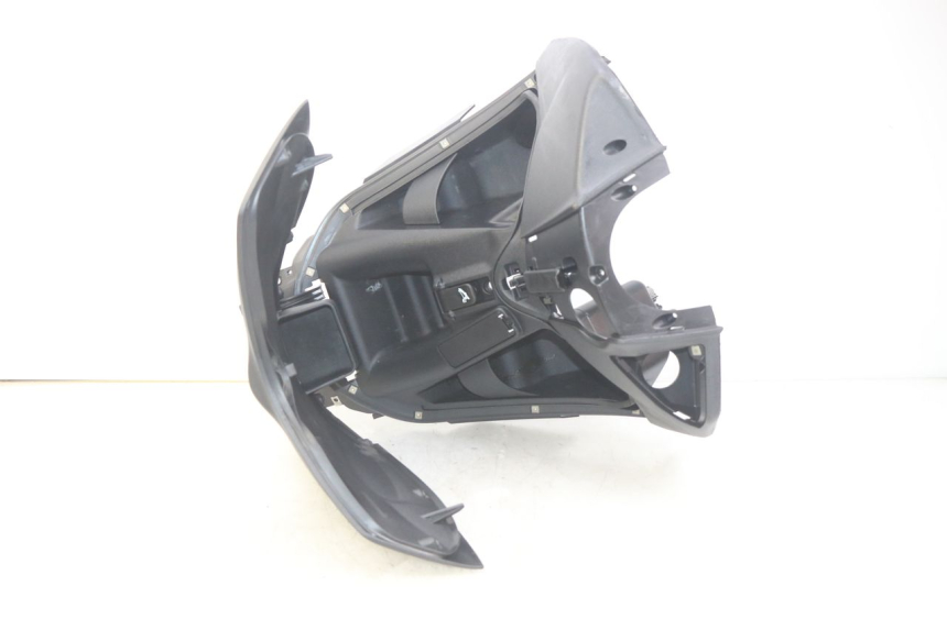 photo de TABLIER INTERIEUR PIAGGIO BEVERLY 125 (2010 - 2015) - Marquages et références