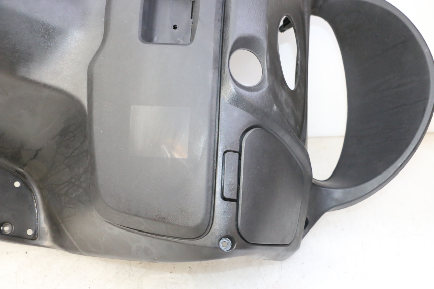 photo de TABLIER INTERIEUR SUZUKI BURGMAN 125 (2007 - 2014)