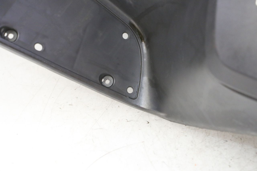 photo de TABLIER INTERIEUR SUZUKI BURGMAN 125 (2007 - 2014)