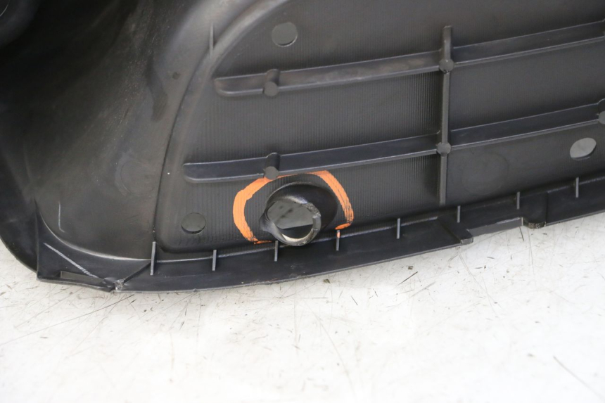 photo de TABLIER INTERIEUR SUZUKI BURGMAN 125 (2007 - 2014)