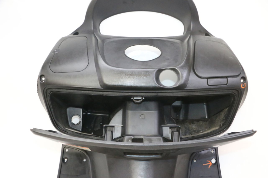 photo de TABLIER INTERIEUR SUZUKI BURGMAN 125 (2007 - 2014)