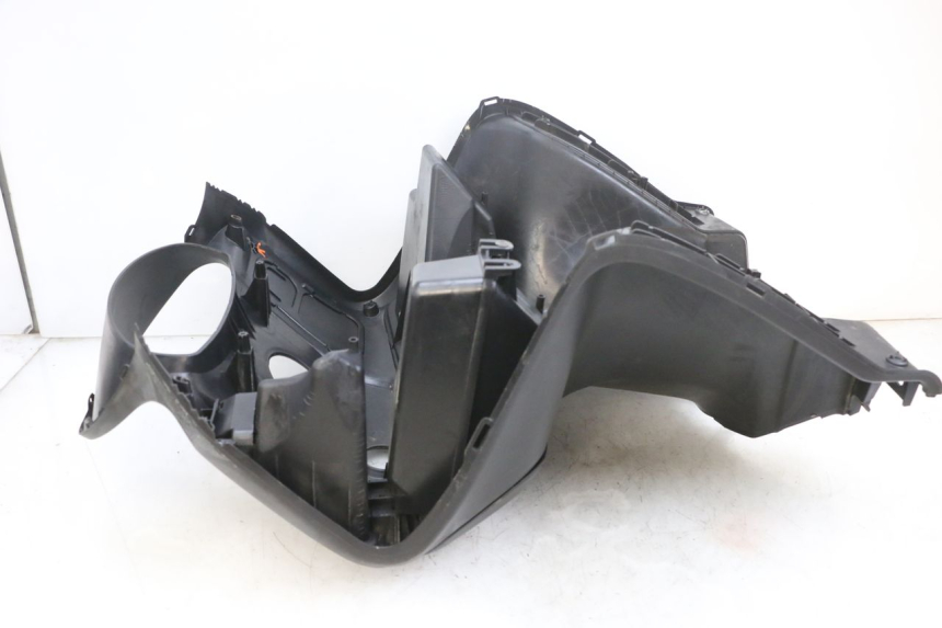 photo de TABLIER INTERIEUR SUZUKI BURGMAN 125 (2007 - 2014) - Autre angle de vue
