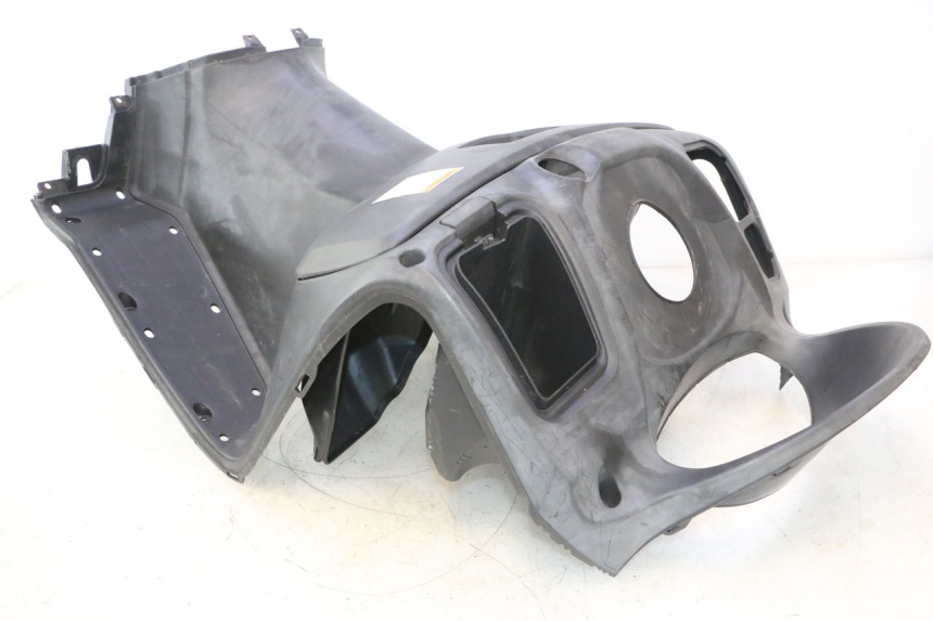 photo de TABLIER INTERIEUR SUZUKI BURGMAN 125 (2007 - 2014) - Détails caractéristiques