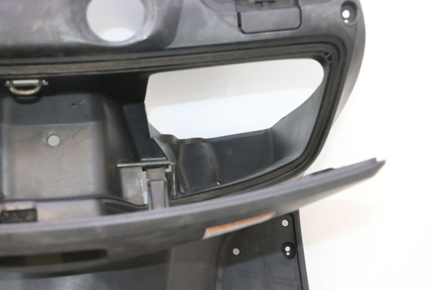 photo de TABLIER INTERIEUR SUZUKI BURGMAN 125 (2007 - 2014) - Aperçu profil