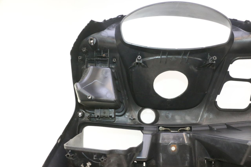 photo de TABLIER INTERIEUR SUZUKI BURGMAN 125 (2007 - 2014) - Vue d’ensemble